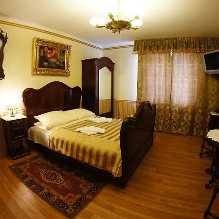 Florian Budget Rooms-3